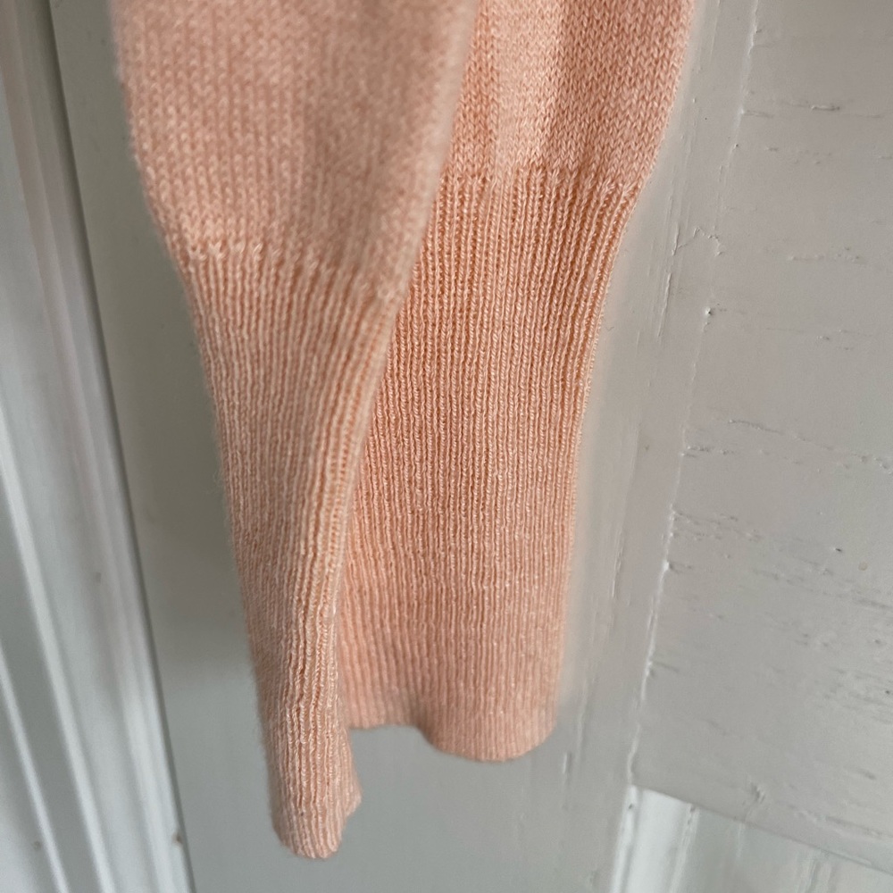 Gap women’s silk & cashmere v-neck cardigan. Lightweight, soft peach. - Picture 4 of 4